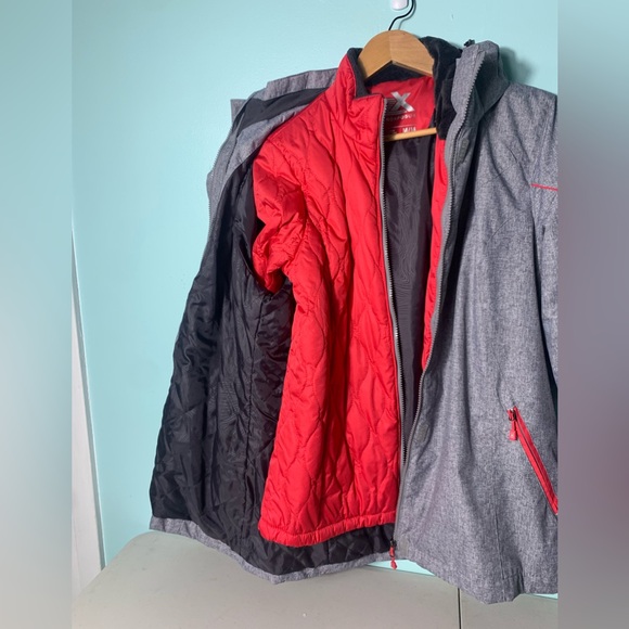 Women’s Zeroxposur Grey/Red 3 in 1 jacket with hood 1 size Medium EUC - Picture 3 of 14